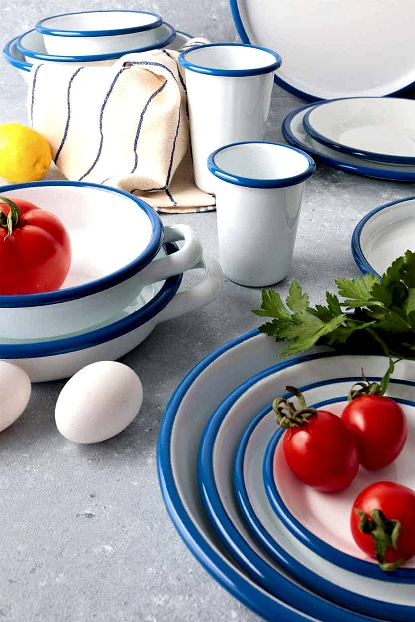 2026 Butik Emaye Yemek Takımı Trendleri: Zamansız Mavi Beyaz Emaye Seti